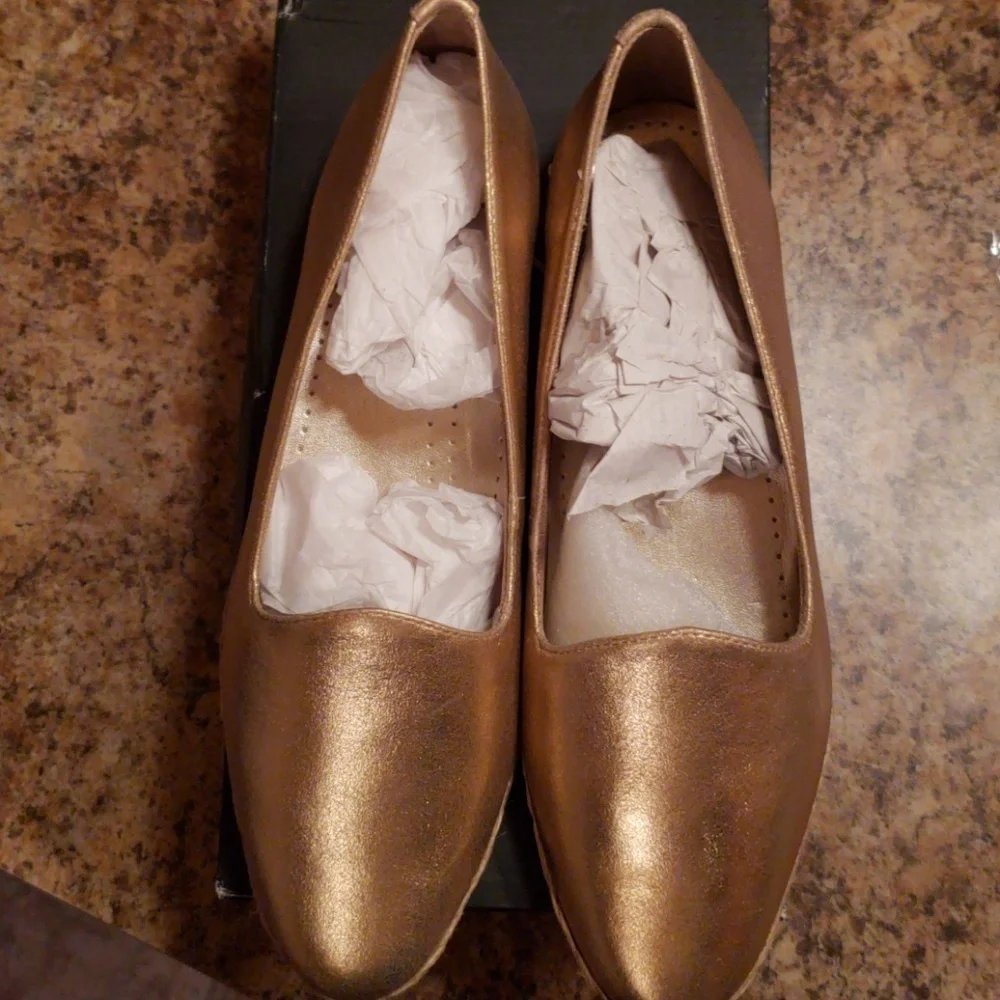Trotter Gold Liz espadrille Loafer shoes size 9